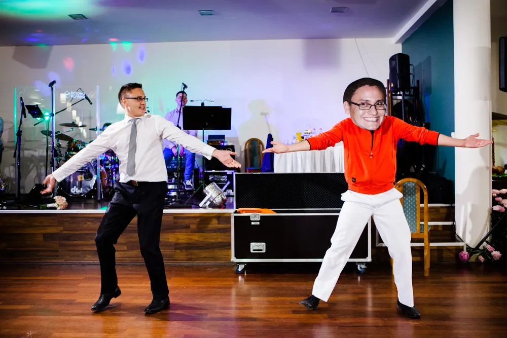 Zabawy weselne Faces of Dance. Maski i parodie gości weselnych. Taniec z własnym sobowtórem, zdj.5